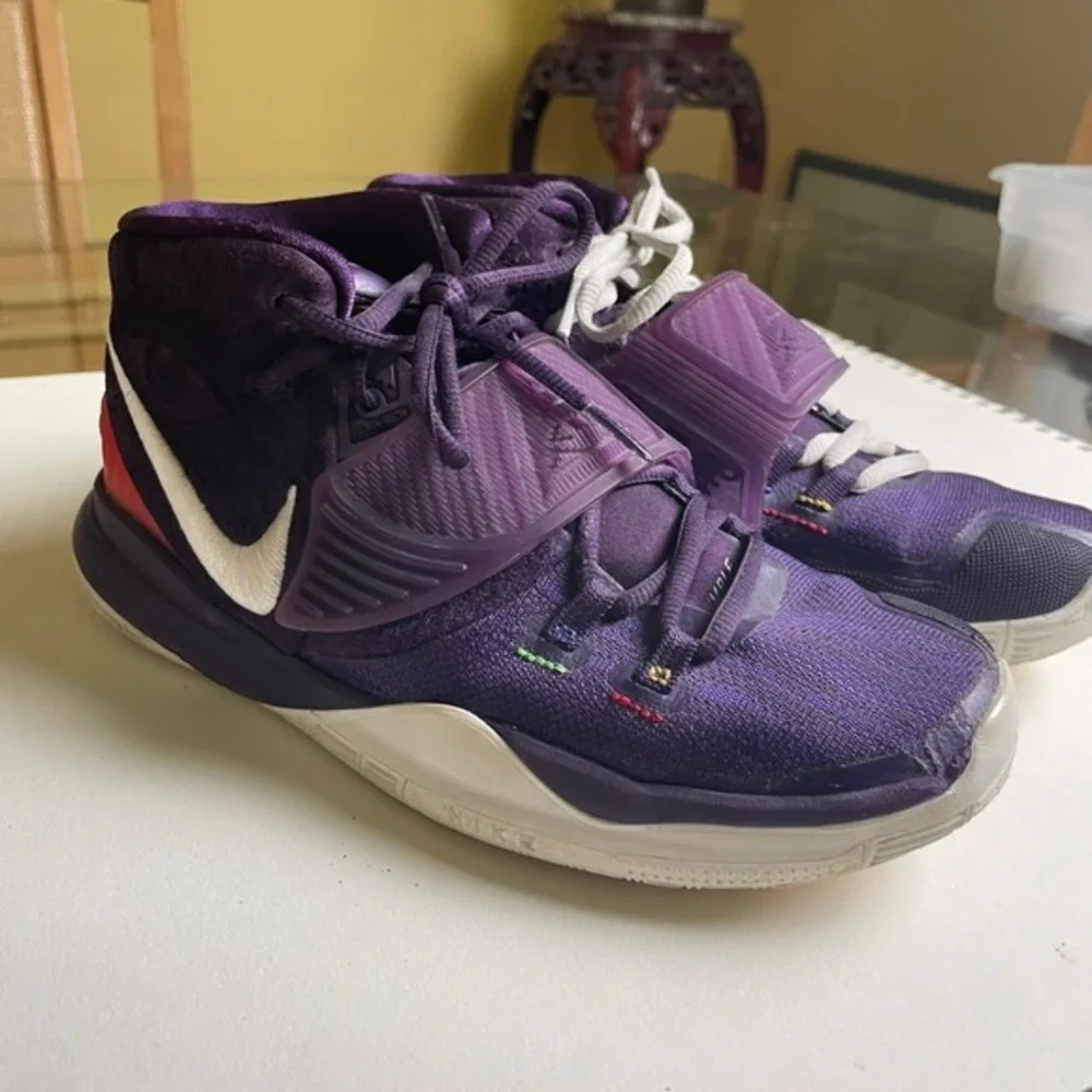 Nike Basketball Shoes Purple Strap Sneakers Athletic Kids Size 6Y‎